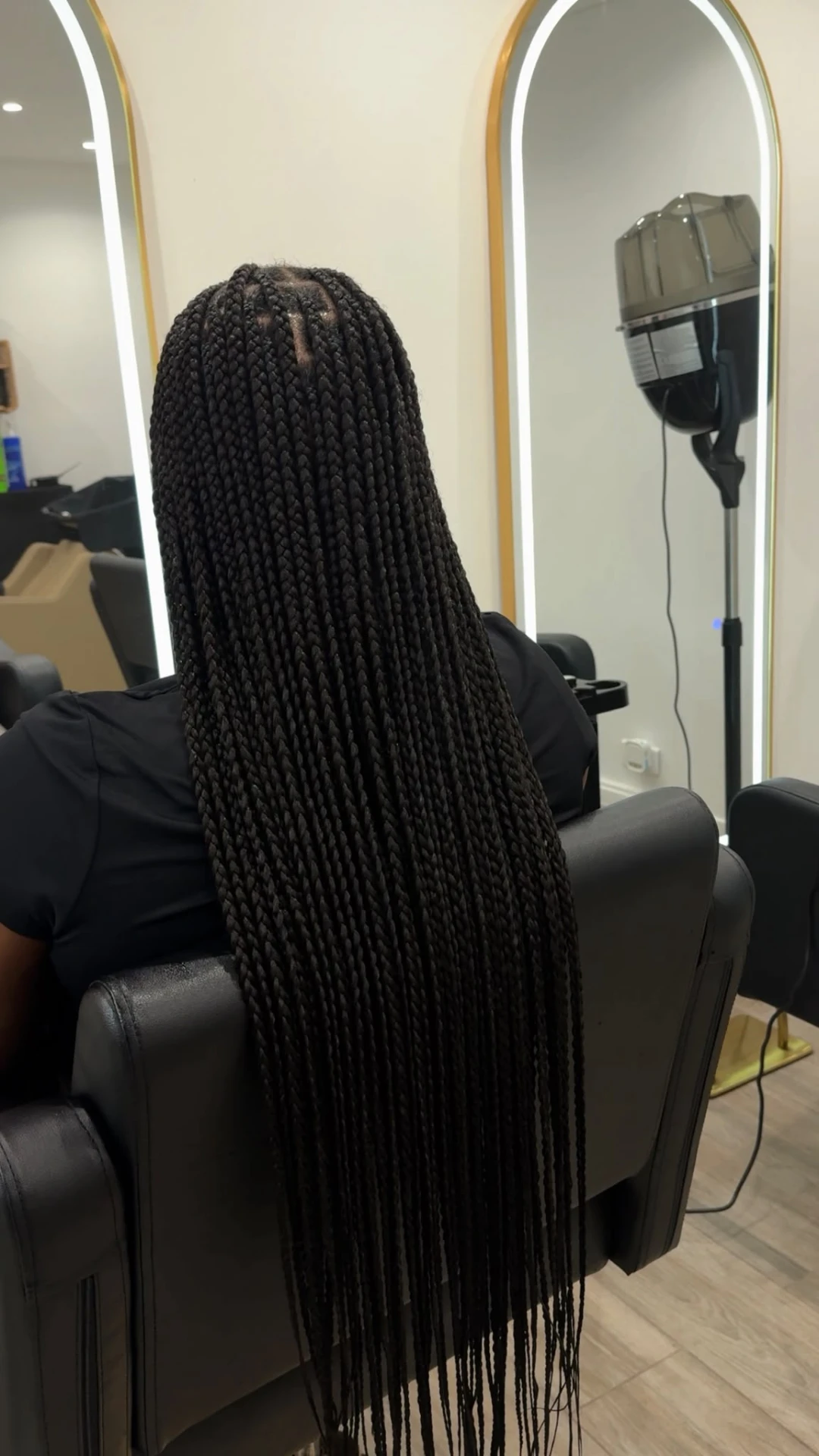 Knotless braids medium réalisées chez FF Beauty